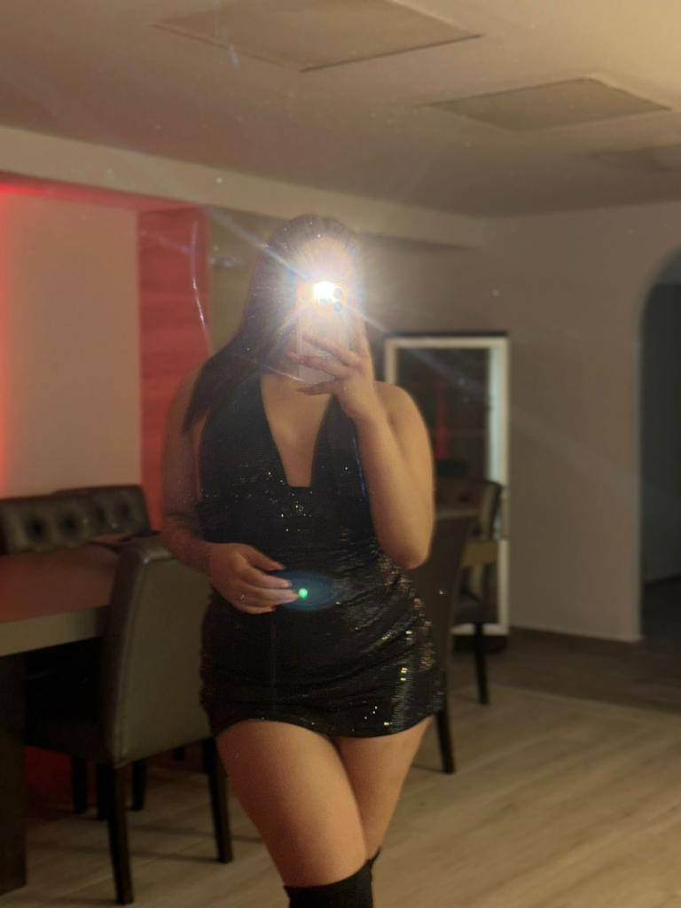 Chica busca chico en Ibiza: 