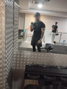 661549831: Chico busca chica en Sevilla