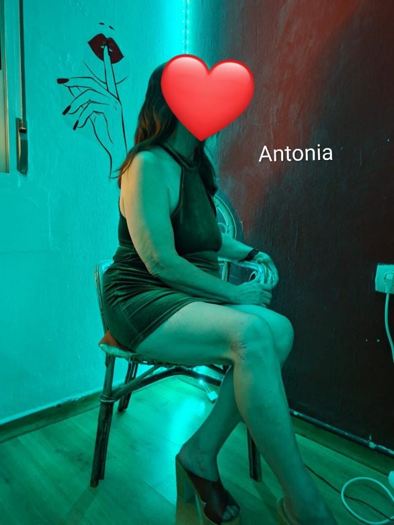 Chica busca chico en Huelva: 