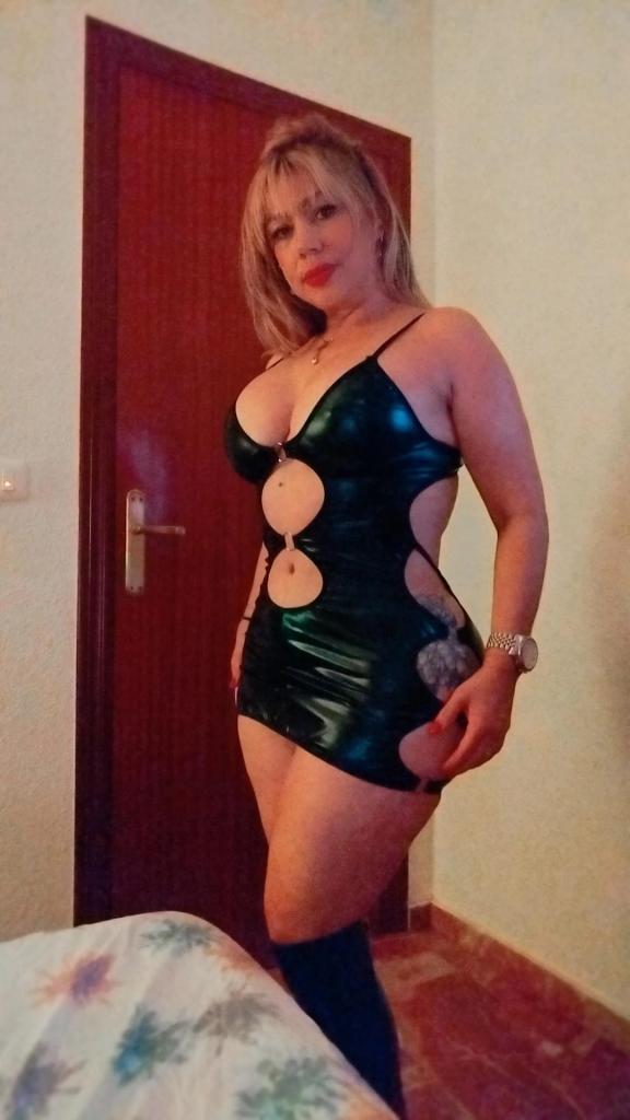 Chica busca chico en Huelva: 