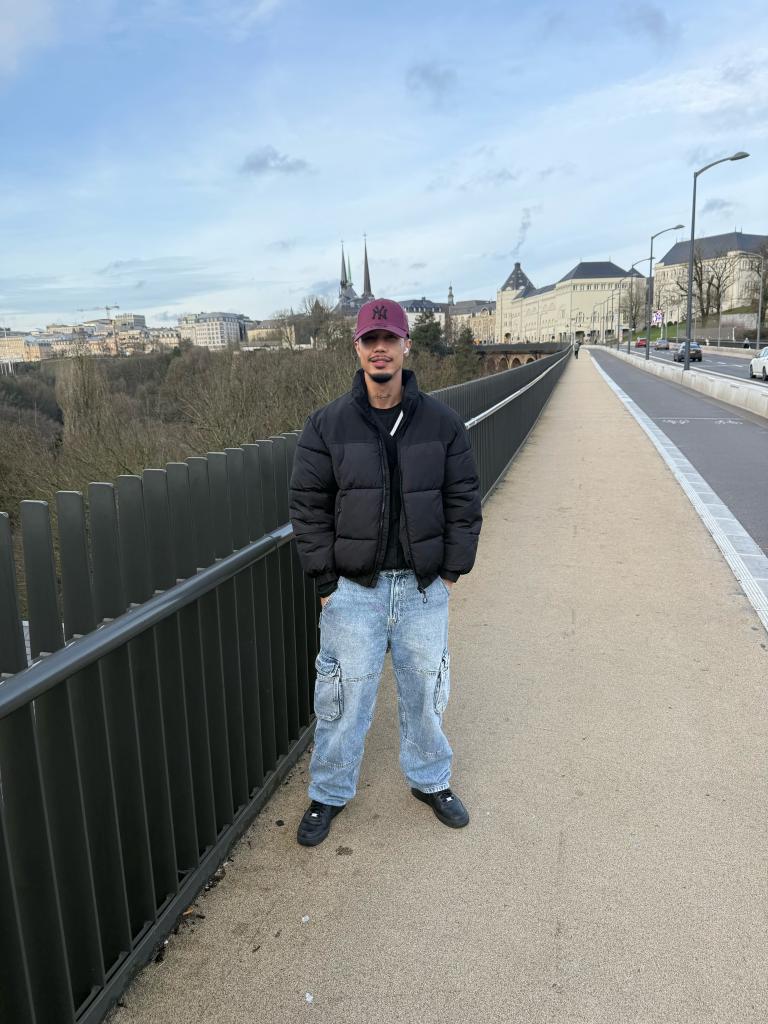 Chico busca chica en Mallorca: 