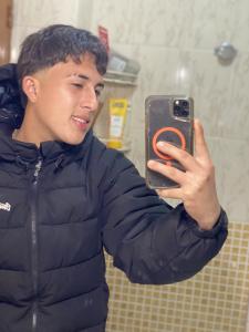 643645885: Chico busca chica en Sevilla