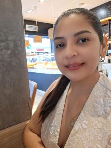 613232055: Chica busca chico en Ibiza