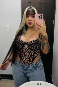 631334029: Chica busca chico en Gerona