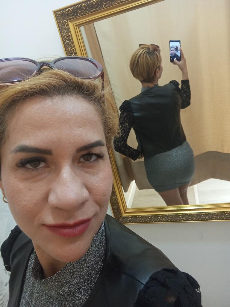 Chica busca chico en Cádiz: 