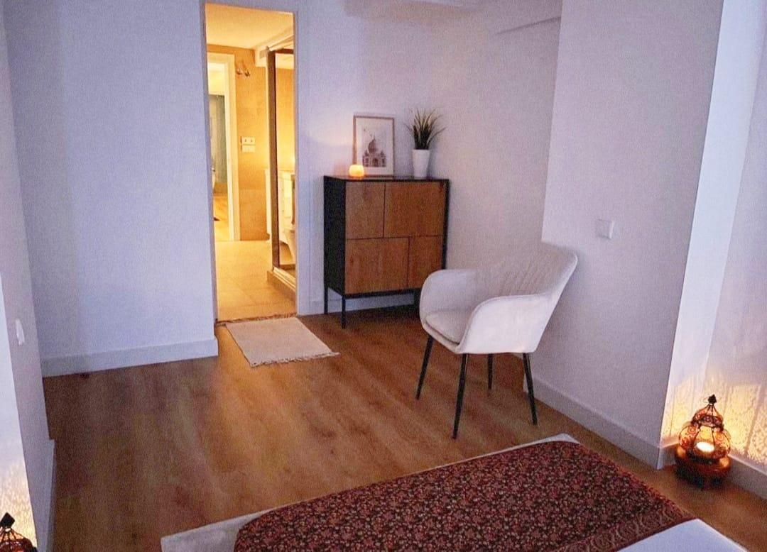 Chica busca chico en Barcelona: 