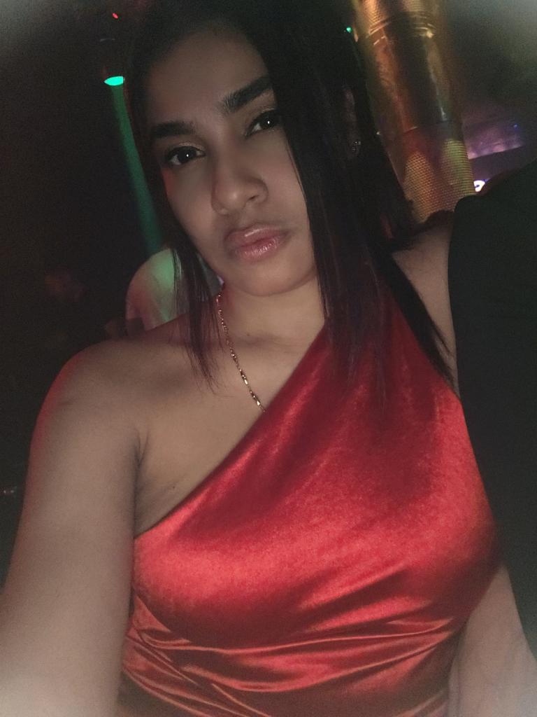 643813212: Chica busca chico en Madrid