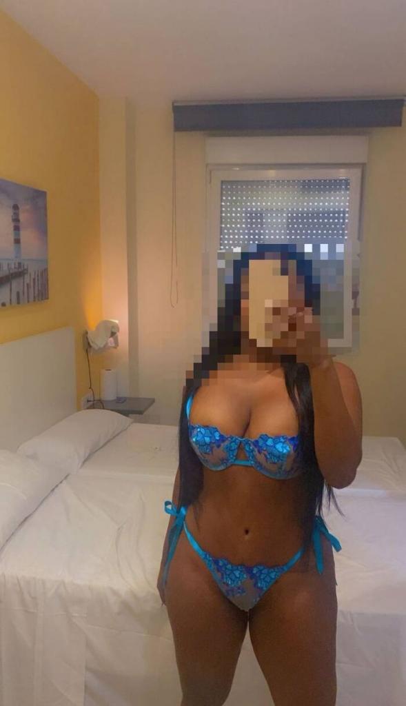 Chica busca chico en Granada: Chica busca chico