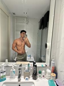 687204420: Chico busca chica en Barcelona