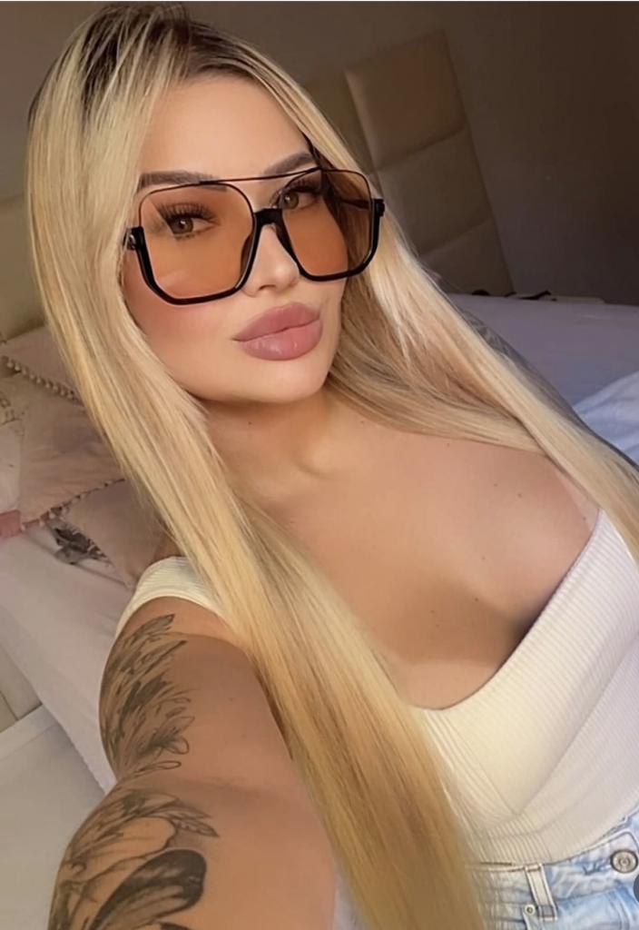 664386705: Chica busca chico en Cádiz