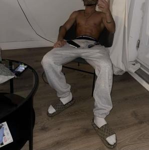 651806430: Chico busca chica en Madrid