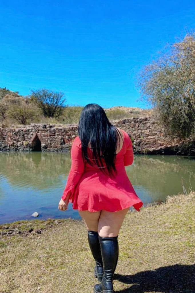 Chica busca chico en Granada: 