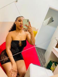 631129028: Chica busca chico en Barcelona