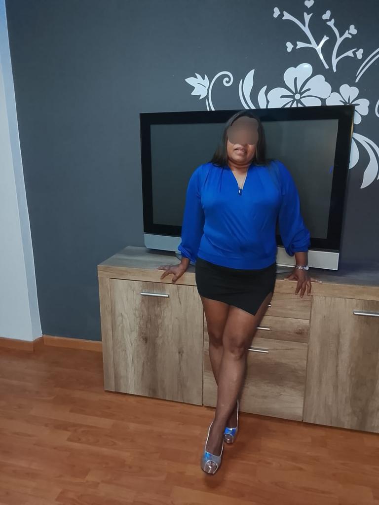 624448922: Chica busca chico en León