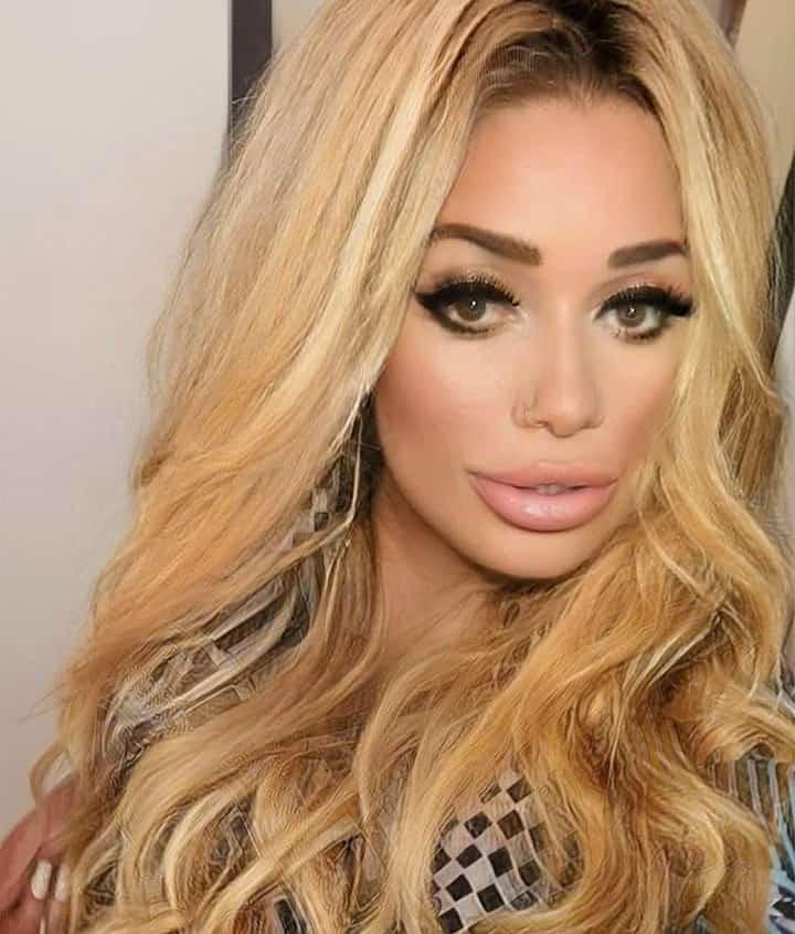 633977714: Chica busca chico en León