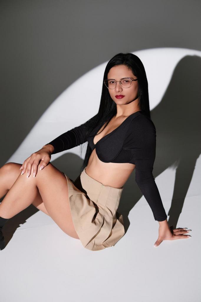 Chica busca chico en Ibiza: 