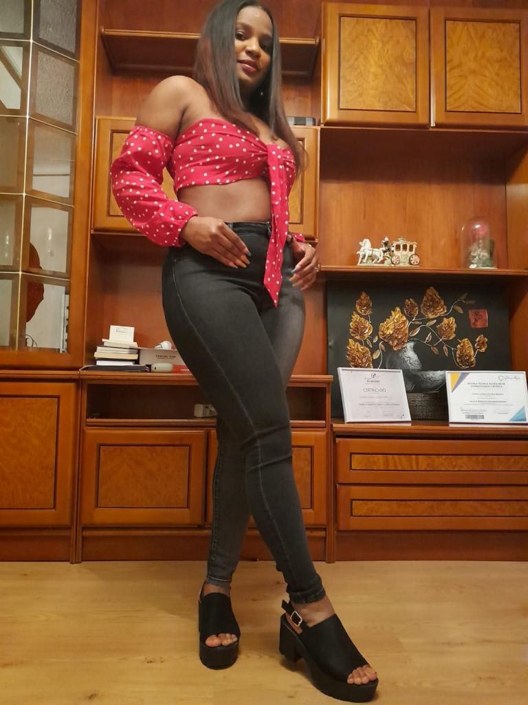 631336014: Chica busca chico en Almería