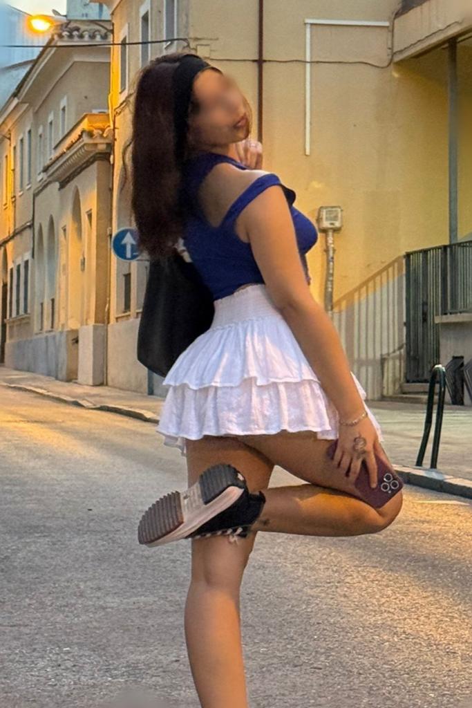 631144236: Chica busca chico en Madrid