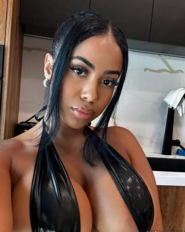 Chica busca chico en Cádiz: 