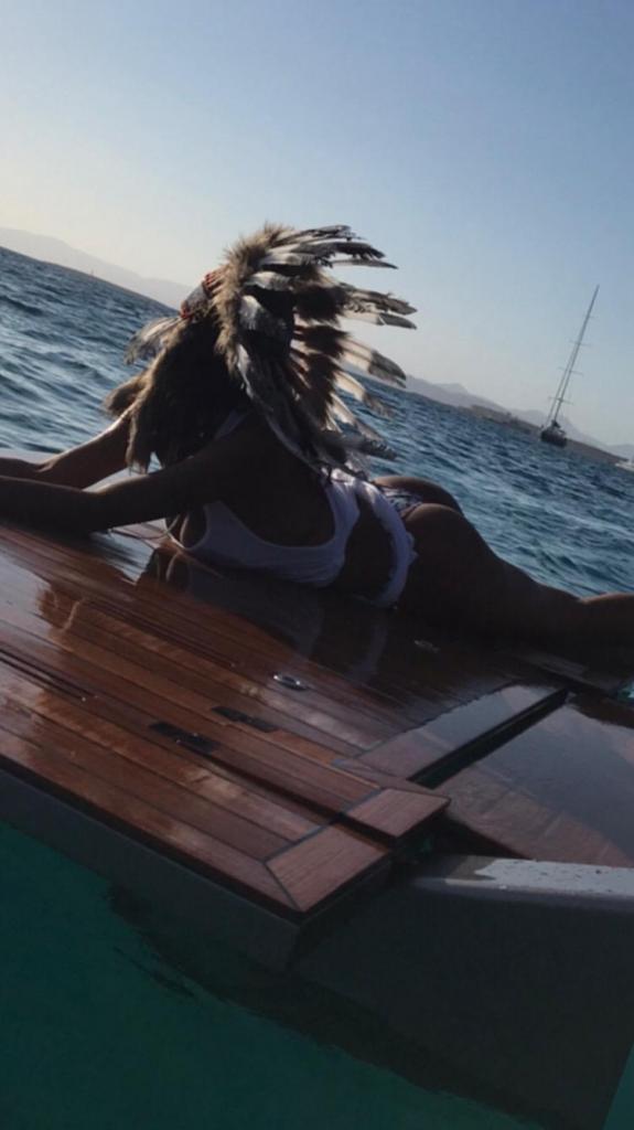 Chica busca chico en Ibiza: 