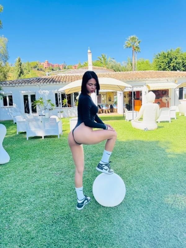 Chica busca chico en Ibiza: 