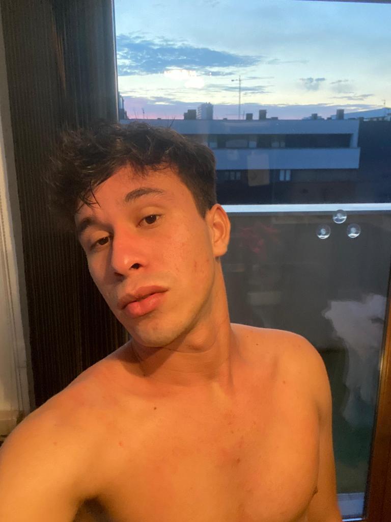 Chica busca chico en Asturias: 