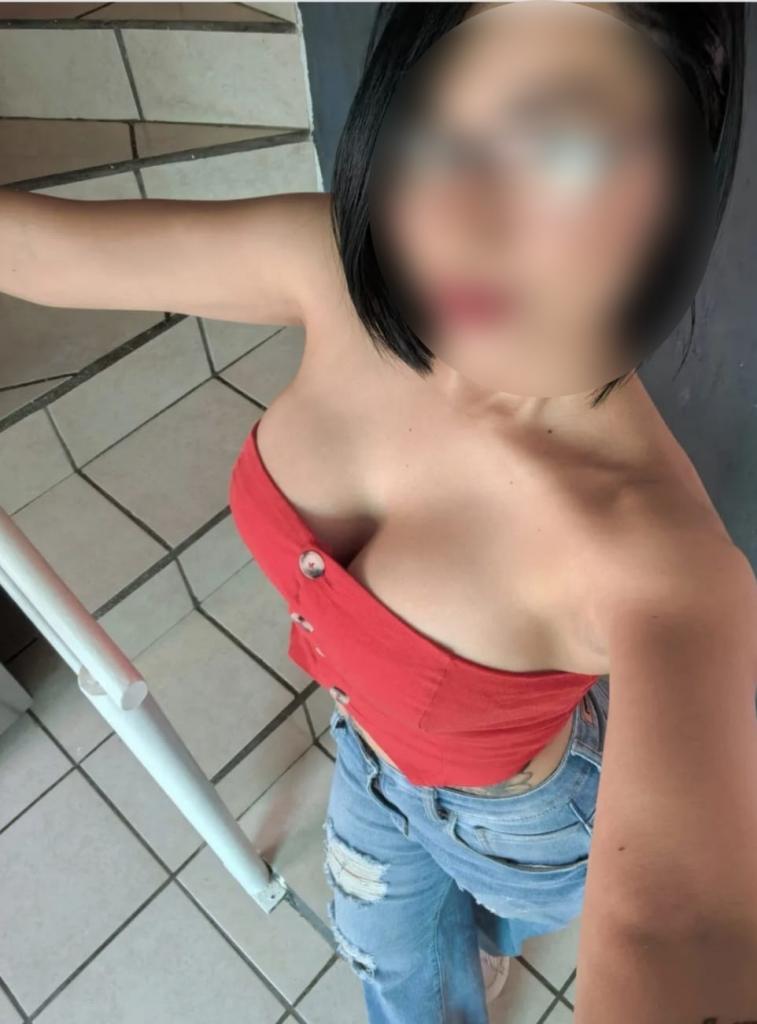 Chica busca chico en Almería: 