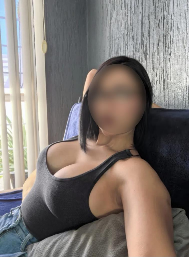Chica busca chico en Almería: 