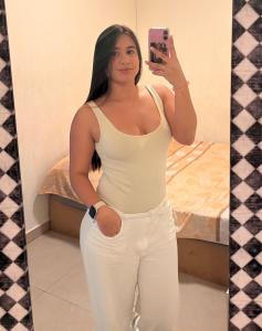 672962231: Chica busca chico en Gerona