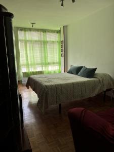 684083183: Chica busca chico en La Coruña