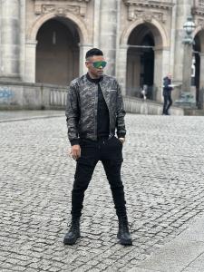 633677854: Chico busca chica en Madrid