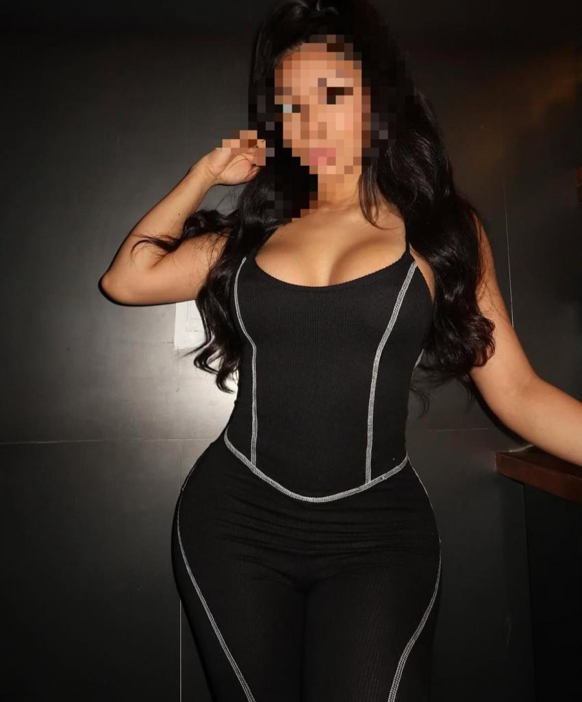 610709691: Chica busca chico en Cádiz