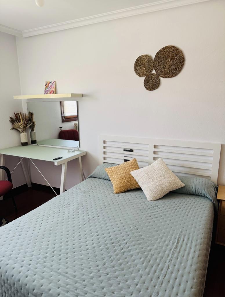 614038236: Chica busca chico en Zaragoza