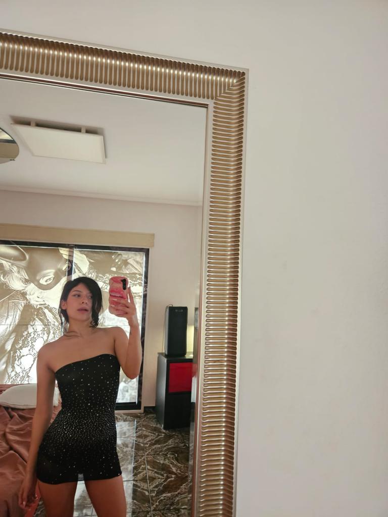 617115990: Chica busca chico en Barcelona