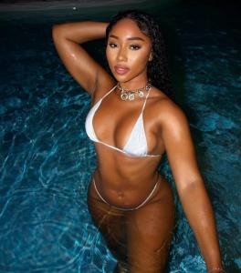 613308059: Chica busca chico en Murcia