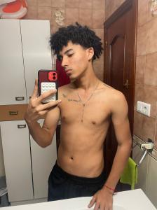 674002618: Chico busca chica en Barcelona