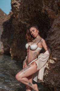 651840325: Chica busca chico en La Coruña