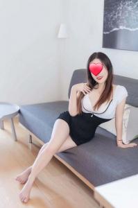 647004930: Chica busca chico en Granada