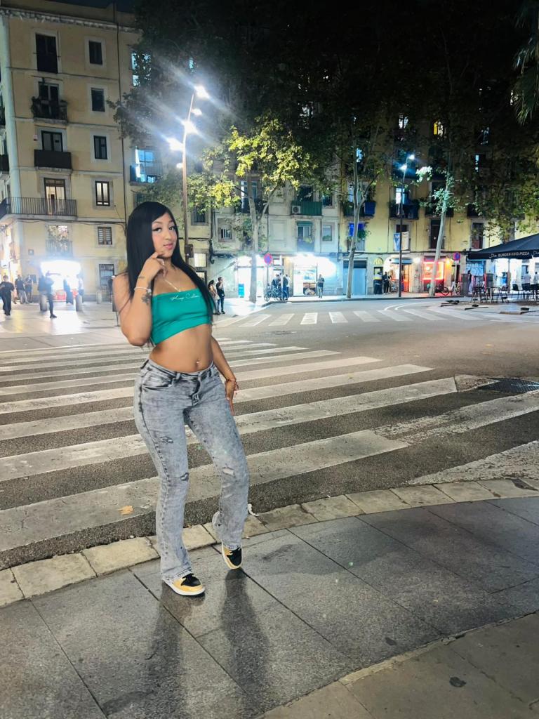 643964279: Chica busca chico en Castellón