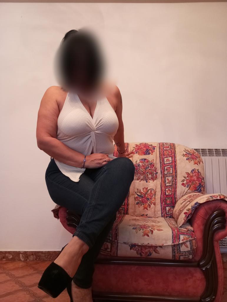 602876046: Chica busca chico en León