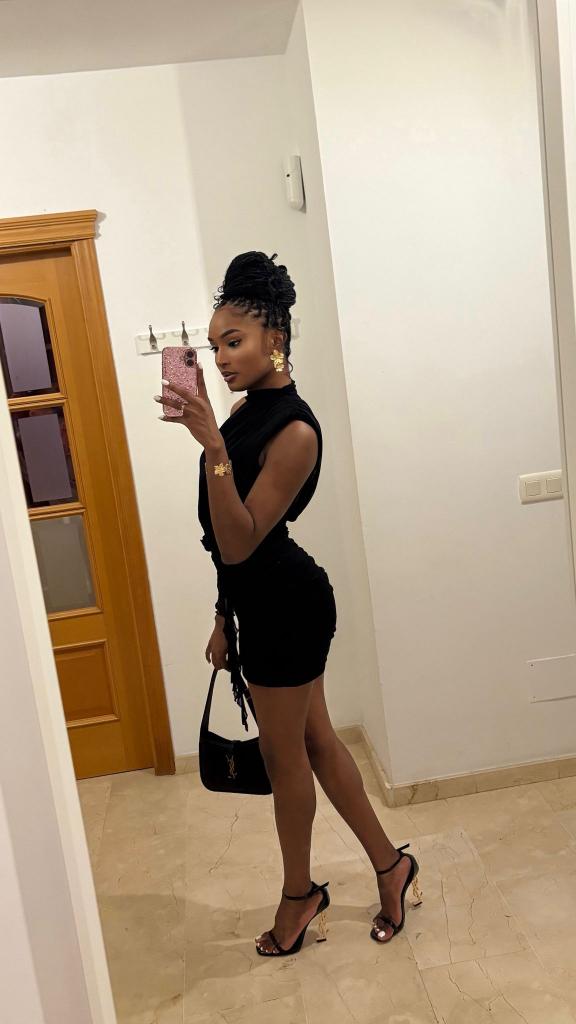 615796780: Travesti en Barcelona