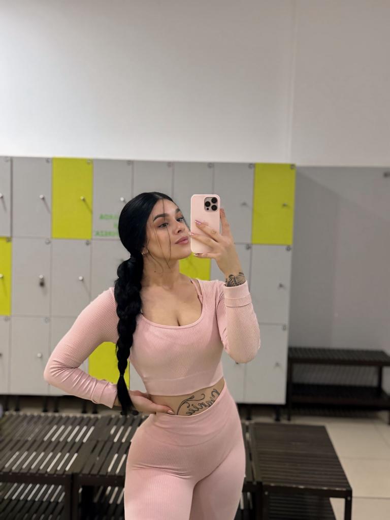 643876585: Chica busca chico en La Coruña