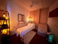 633630213: Chica busca chico en Granada