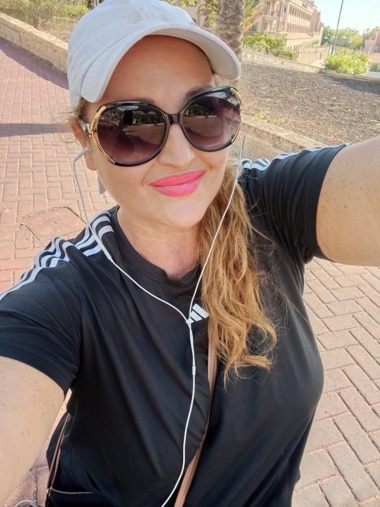 Chica busca chico en Tenerife: 