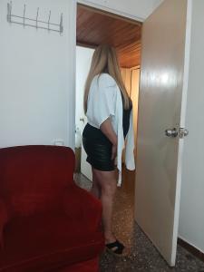 631039466: Chica busca chico en Barcelona