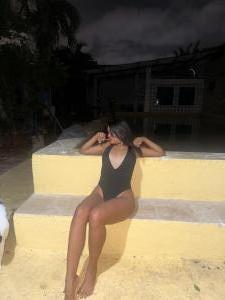 691860882: Chica busca chico en Málaga