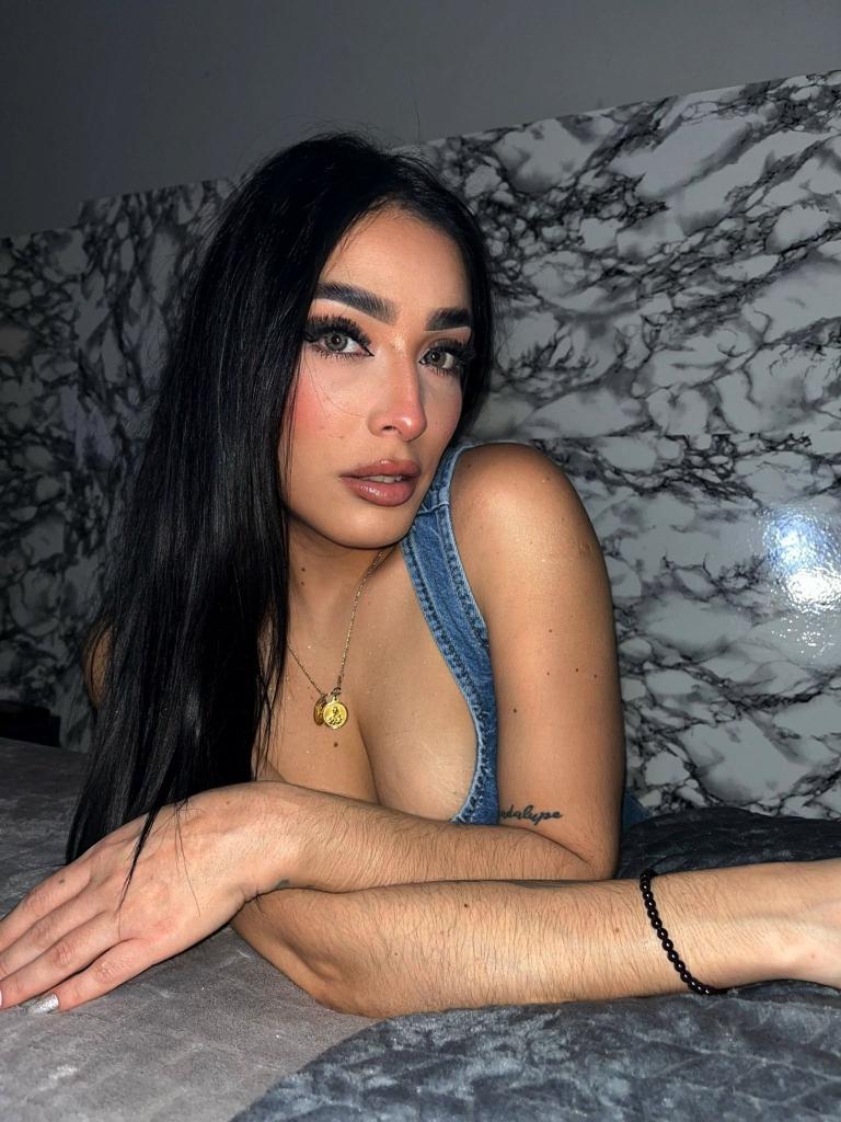 Chica busca chico en Málaga: Chica busca chico