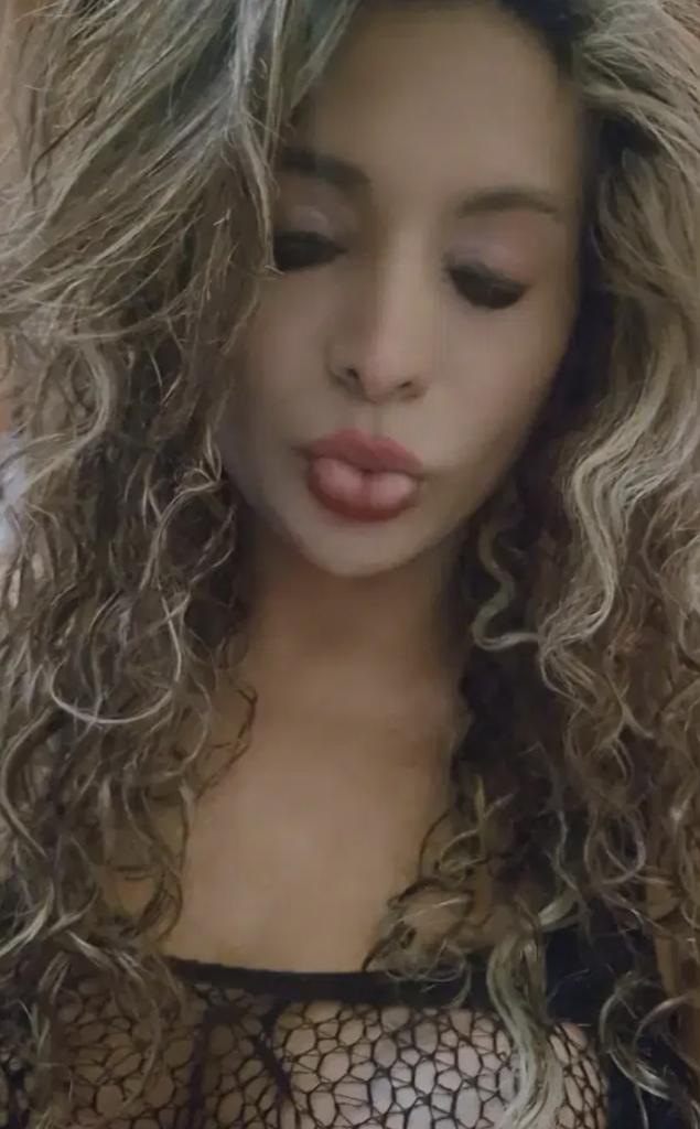 613439052: Travesti en Cáceres