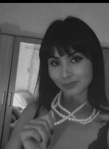 610637216: Chica busca chico en Barcelona