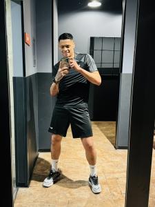 614772935: Chico busca chica en Sevilla